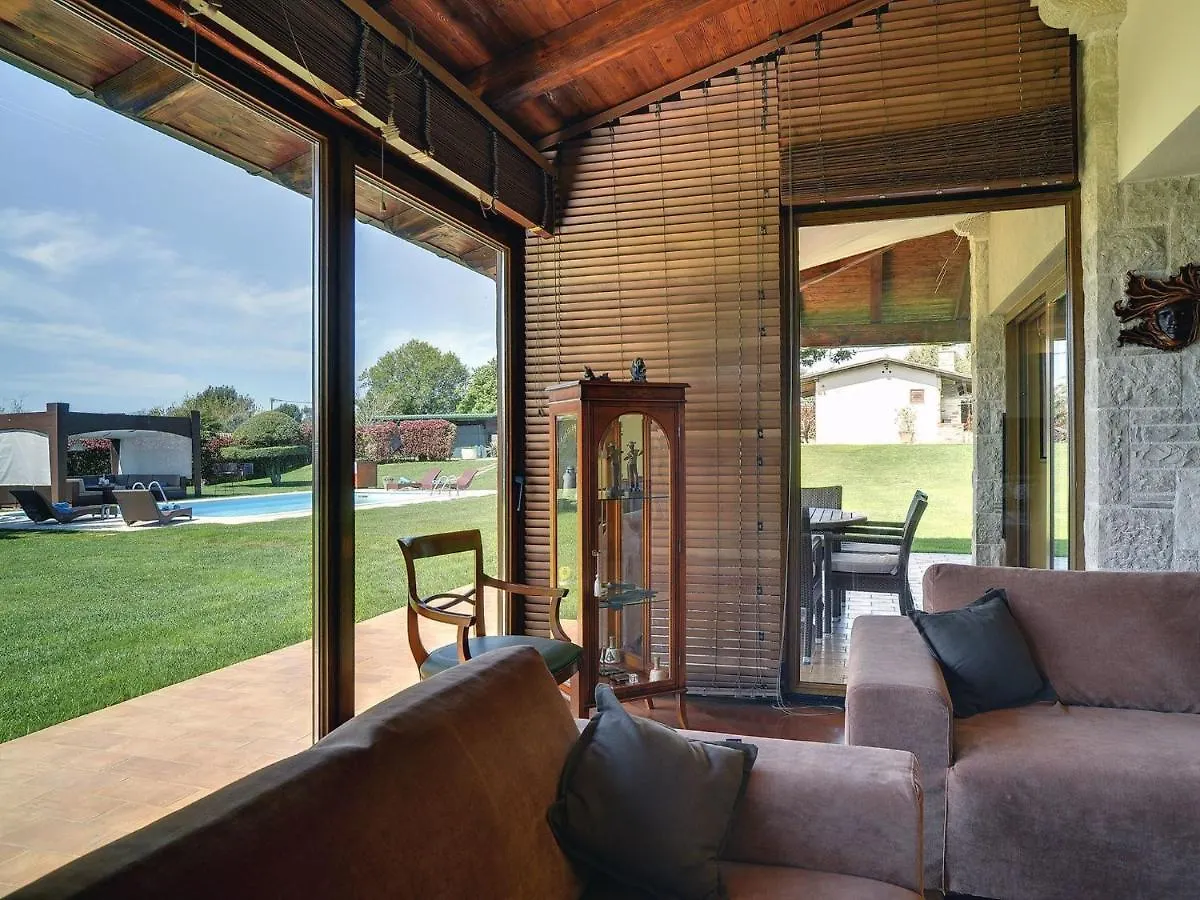 Luxurious Villa In Pomer With Pool And Jacuzzi