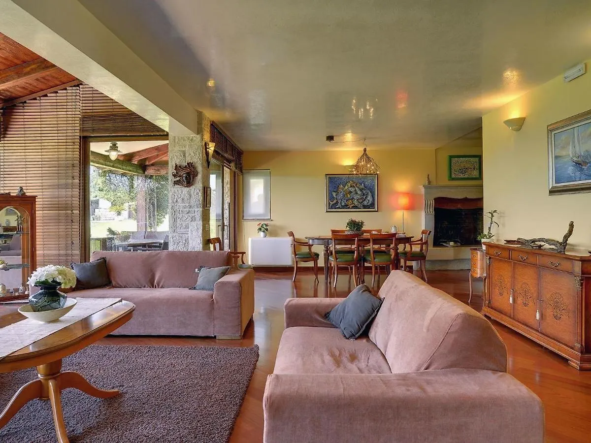 Luxurious Villa In Pomer With Pool And Jacuzzi Croatia
